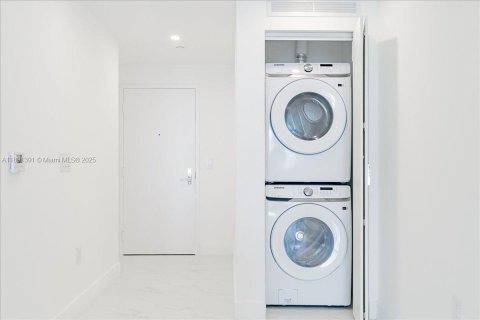 Снять в аренду кондоминиум в Майами, Флорида 1 спальня, № 1944681 - фото 15