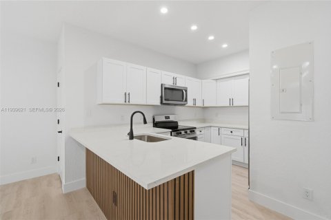 Купить таунхаус в Коконат Крик, Флорида 3 спальни, 141.58м2, № 1997817 - фото 8