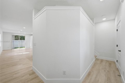 Купить таунхаус в Коконат Крик, Флорида 3 спальни, 141.58м2, № 1997817 - фото 3