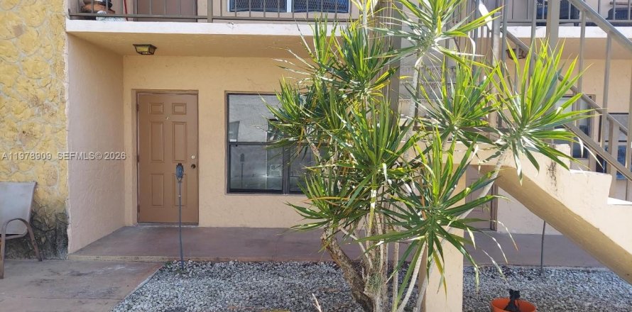 Condo in Hollywood, Florida, 2 bedrooms  № 2044568