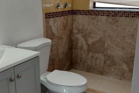 Condo in Hollywood, Florida, 2 bedrooms  № 2044568 - photo 4