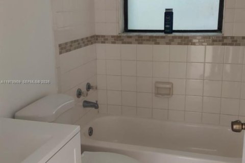 Condo in Hollywood, Florida, 2 bedrooms  № 2044568 - photo 5