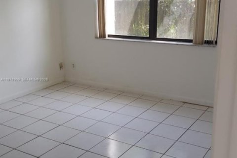 Condo in Hollywood, Florida, 2 bedrooms  № 2044568 - photo 7