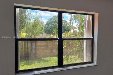 Condo in Hollywood, Florida, 2 bedrooms  № 2044568 - photo 11