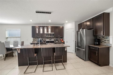Villa ou maison à louer à Davenport, Floride: 4 chambres, 144.37 m2 № 2315230 - photo 4