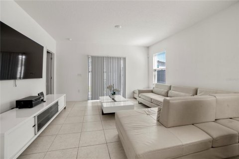 Villa ou maison à louer à Davenport, Floride: 4 chambres, 144.37 m2 № 2315230 - photo 11