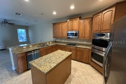 House in Clermont, Florida 4 bedrooms, 341.51 sq.m. № 2222413 - photo 4