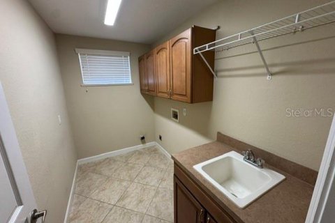 House in Clermont, Florida 4 bedrooms, 341.51 sq.m. № 2222413 - photo 17