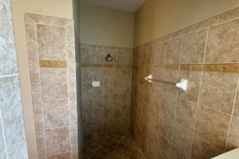 House in Clermont, Florida 4 bedrooms, 341.51 sq.m. № 2222413 - photo 11