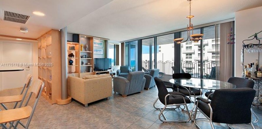 Condo à Miami Beach, Floride, 2 chambres № 1863094