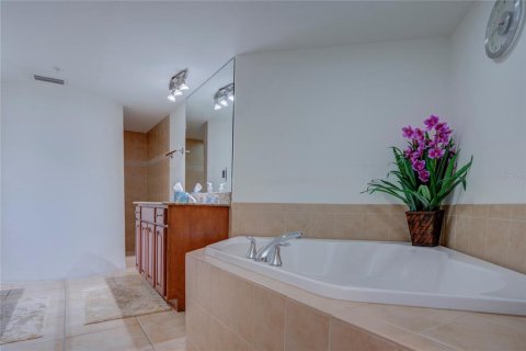 Condo in Saint Pete Beach, Florida, 3 bedrooms  № 2233080 - photo 26