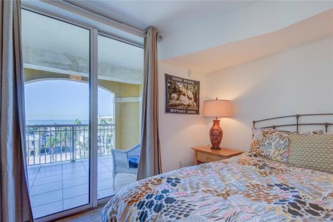 Condo in Saint Pete Beach, Florida, 3 bedrooms  № 2233080 - photo 30