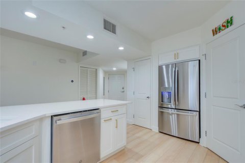 Condo in Saint Pete Beach, Florida, 3 bedrooms  № 2233080 - photo 6