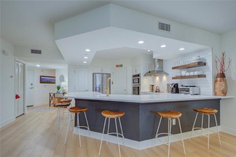 Condo in Saint Pete Beach, Florida, 3 bedrooms  № 2233080 - photo 9