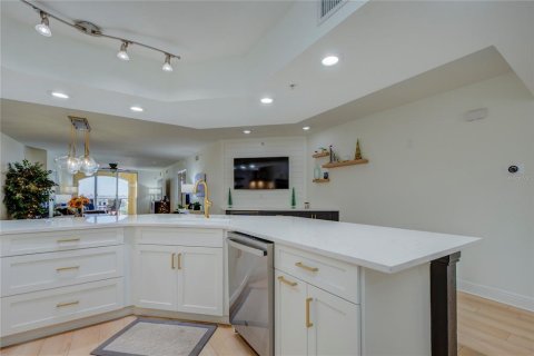Condo in Saint Pete Beach, Florida, 3 bedrooms  № 2233080 - photo 5