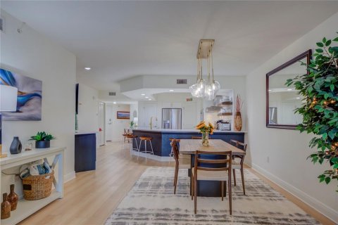 Condo in Saint Pete Beach, Florida, 3 bedrooms  № 2233080 - photo 11
