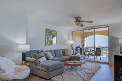 Condo in Saint Pete Beach, Florida, 3 bedrooms  № 2233080 - photo 14