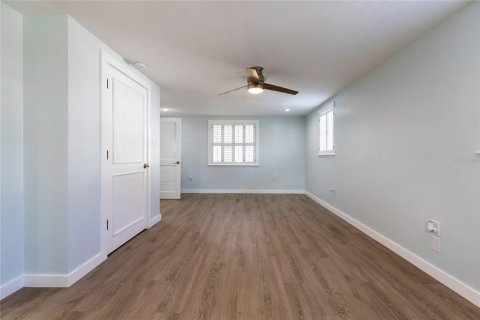 Casa en alquiler en Sarasota, Florida, 2 dormitorios, 122.63 m2 № 1870271 - foto 17