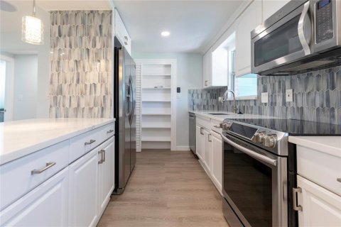 Casa en alquiler en Sarasota, Florida, 2 dormitorios, 122.63 m2 № 1870271 - foto 6