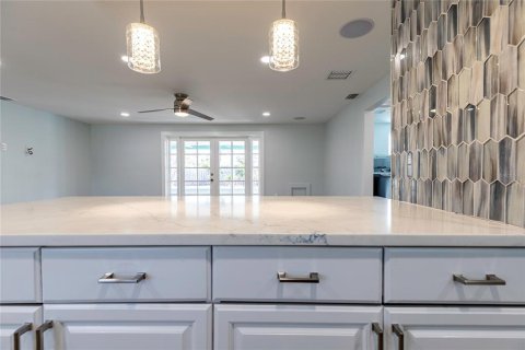 Casa en alquiler en Sarasota, Florida, 2 dormitorios, 122.63 m2 № 1870271 - foto 9