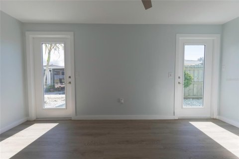 Casa en alquiler en Sarasota, Florida, 2 dormitorios, 122.63 m2 № 1870271 - foto 27