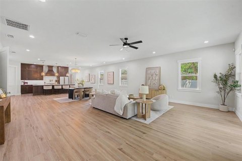 Touwnhouse à vendre à Tampa, Floride: 4 chambres, 295.89 m2 № 2199399 - photo 5