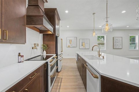 Touwnhouse à vendre à Tampa, Floride: 4 chambres, 295.89 m2 № 2199399 - photo 16