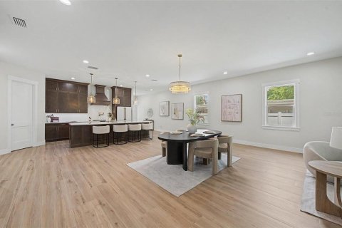 Touwnhouse à vendre à Tampa, Floride: 4 chambres, 295.89 m2 № 2199399 - photo 6