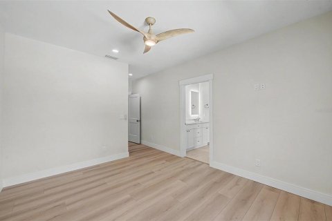 Touwnhouse à vendre à Tampa, Floride: 4 chambres, 295.89 m2 № 2199399 - photo 30