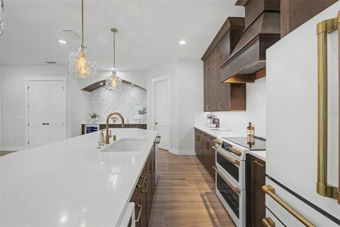 Touwnhouse à vendre à Tampa, Floride: 4 chambres, 295.89 m2 № 2199399 - photo 15