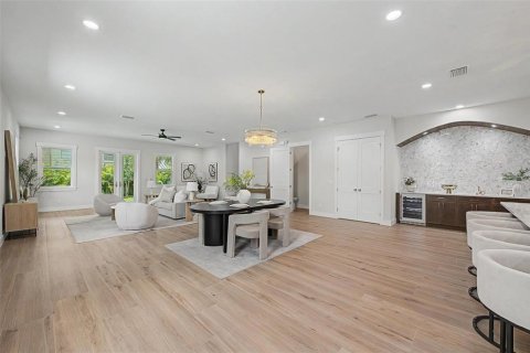 Touwnhouse à vendre à Tampa, Floride: 4 chambres, 295.89 m2 № 2199399 - photo 9