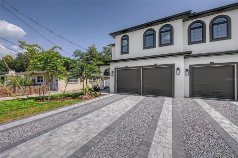 Touwnhouse à vendre à Tampa, Floride: 4 chambres, 295.89 m2 № 2199399 - photo 4