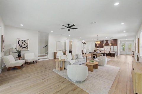 Touwnhouse à vendre à Tampa, Floride: 4 chambres, 295.89 m2 № 2199399 - photo 11