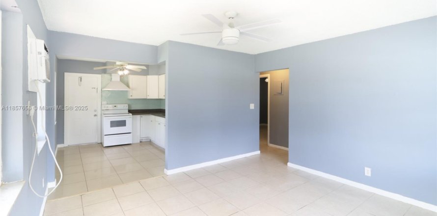 Villa ou maison à Hollywood, Floride 2 chambres, 92.9 m2 № 1881871