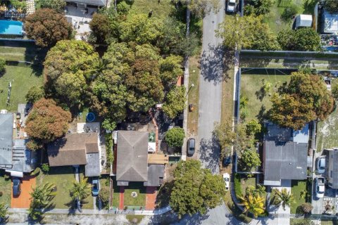 Casa en venta en North Miami, Florida, 3 dormitorios, 123.75 m2 № 1482558 - foto 27