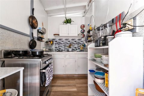 Casa en venta en North Miami, Florida, 3 dormitorios, 123.75 m2 № 1482558 - foto 7