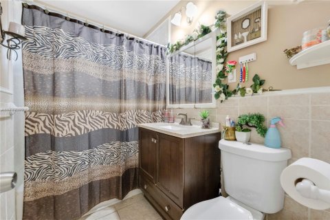 Casa en venta en North Miami, Florida, 3 dormitorios, 123.75 m2 № 1482558 - foto 12