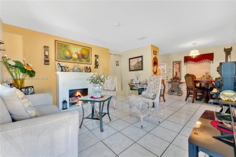 Casa en venta en North Miami, Florida, 3 dormitorios, 123.75 m2 № 1482558 - foto 5