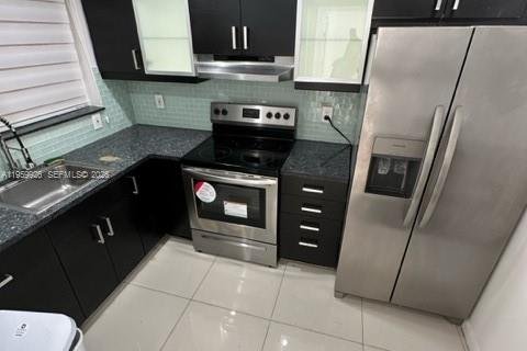 Condo in North Miami Beach, Florida, 2 bedrooms № 2080691 - photo 6