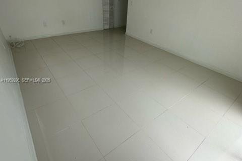 Condo in North Miami Beach, Florida, 2 bedrooms № 2080691 - photo 3