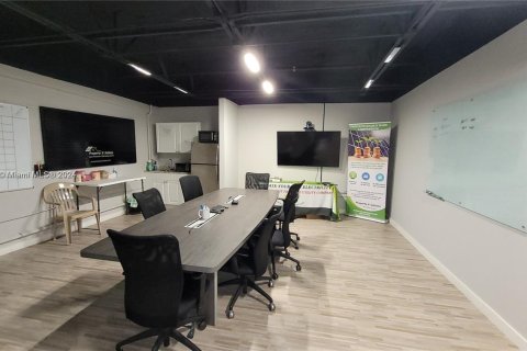 Immobilier commercial à vendre à Medley, Floride № 1959518 - photo 18