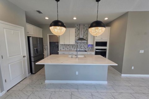 Villa ou maison à louer à Clermont, Floride: 4 chambres, 207.73 m2 № 2388978 - photo 4