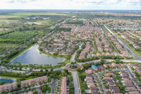 House in Homestead, Florida 3 bedrooms, 195.56 sq.m. № 2002699 - photo 5