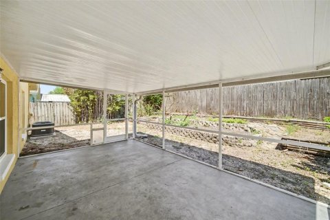 Casa en venta en Valrico, Florida, 3 dormitorios, 118.36 m2 № 2122122 - foto 1