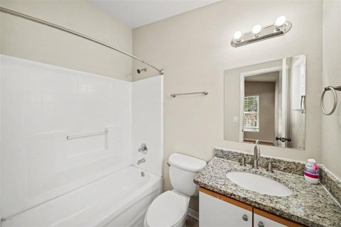 House in Valrico, Florida 3 bedrooms, 118.36 sq.m. № 2122122 - photo 24