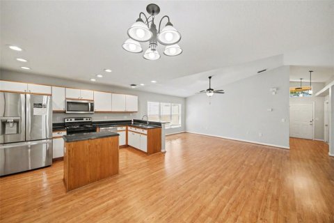 House in Valrico, Florida 3 bedrooms, 118.36 sq.m. № 2122122 - photo 20