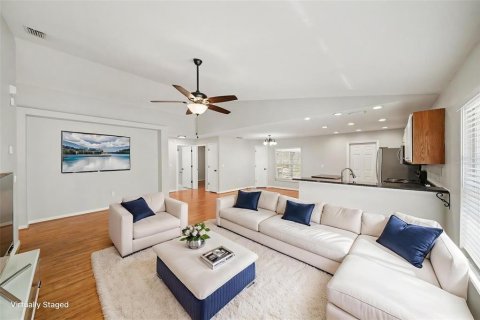 House in Valrico, Florida 3 bedrooms, 118.36 sq.m. № 2122122 - photo 14