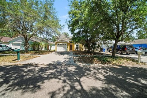 House in Valrico, Florida 3 bedrooms, 118.36 sq.m. № 2122122 - photo 7