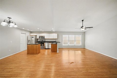 House in Valrico, Florida 3 bedrooms, 118.36 sq.m. № 2122122 - photo 12