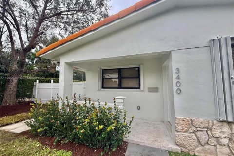 Villa ou maison à Miami, Floride 2 chambres, 236.34 m2 № 2008085